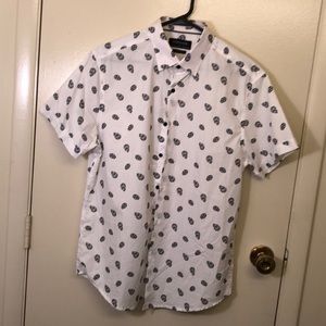 Skull pattern buttonup((Can bundle other 3 shirts)